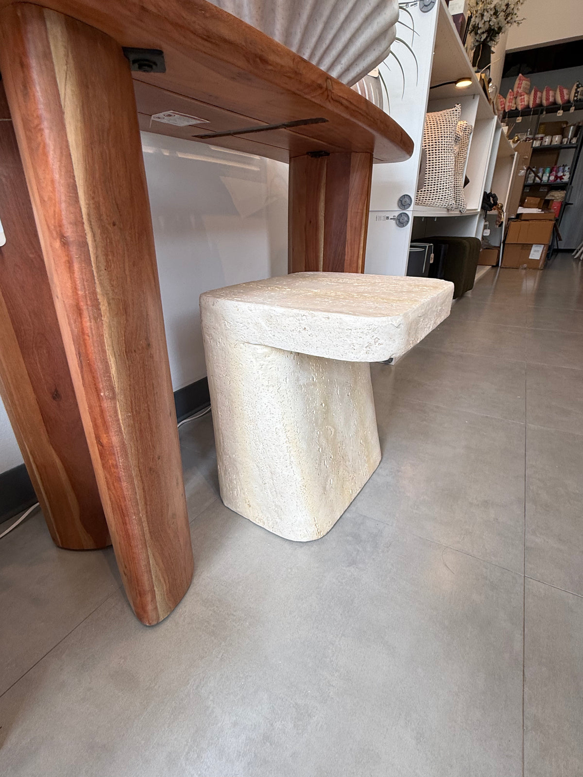 KALINDI SIDE TABLE